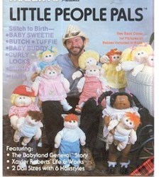 7546 1980s LITTLE PEOPLE PALS XAVIER ROBERTS CPK BOOK